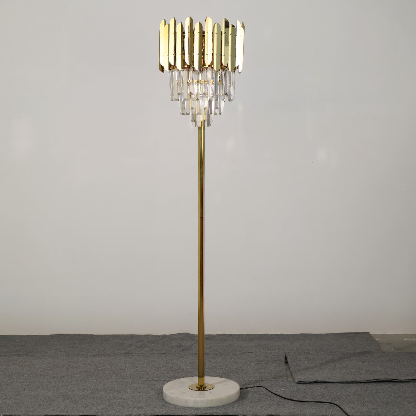 Crystal Floor Lamp — European-Style Crystal Lighting for Living Rooms and Villas — Light Luxury & Minimalist Style